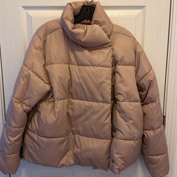 Old Navy Puffer Jacket - Picture 2 of 7